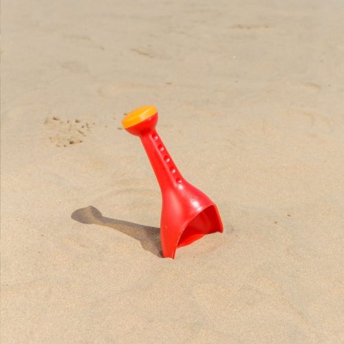 Hape Homokozó-vizező lapát (piros) - 18 hó+