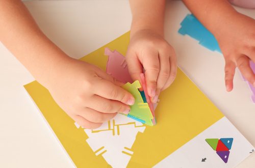 Átlátszó geometriai építő