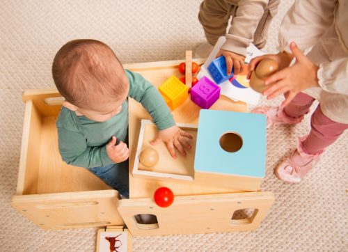 Ádám Montessori kisasztal székkel 24 hó+
