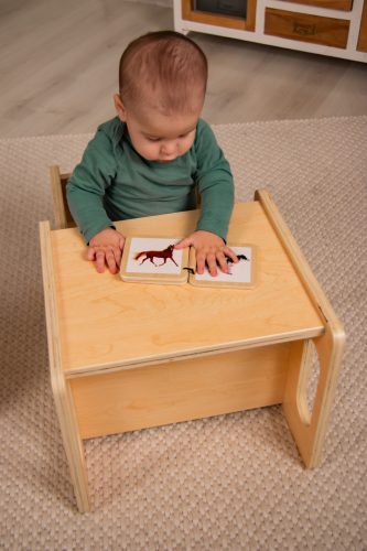 Ádám Montessori kisasztal székkel 24 hó+